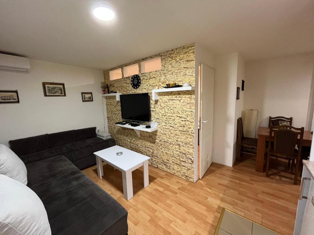 Apartamento Carapan Kruševac Exterior foto